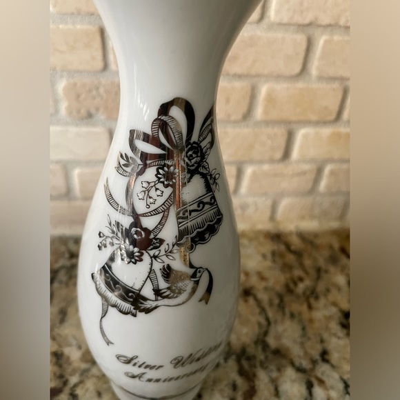 Vintage Lefton China 25th Anniversary Vase - Picture 3 of 7